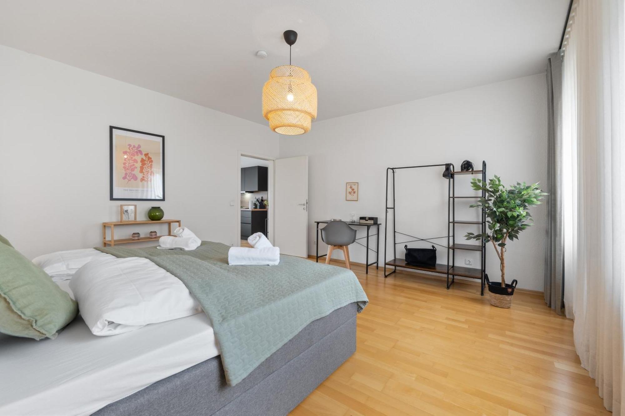 *top* Grosse, Moderne & Zentrale 3 Schlafzimmer - Naehe Zu Koeln: Dom, Messe, Flughafen, Lanxess-arena *