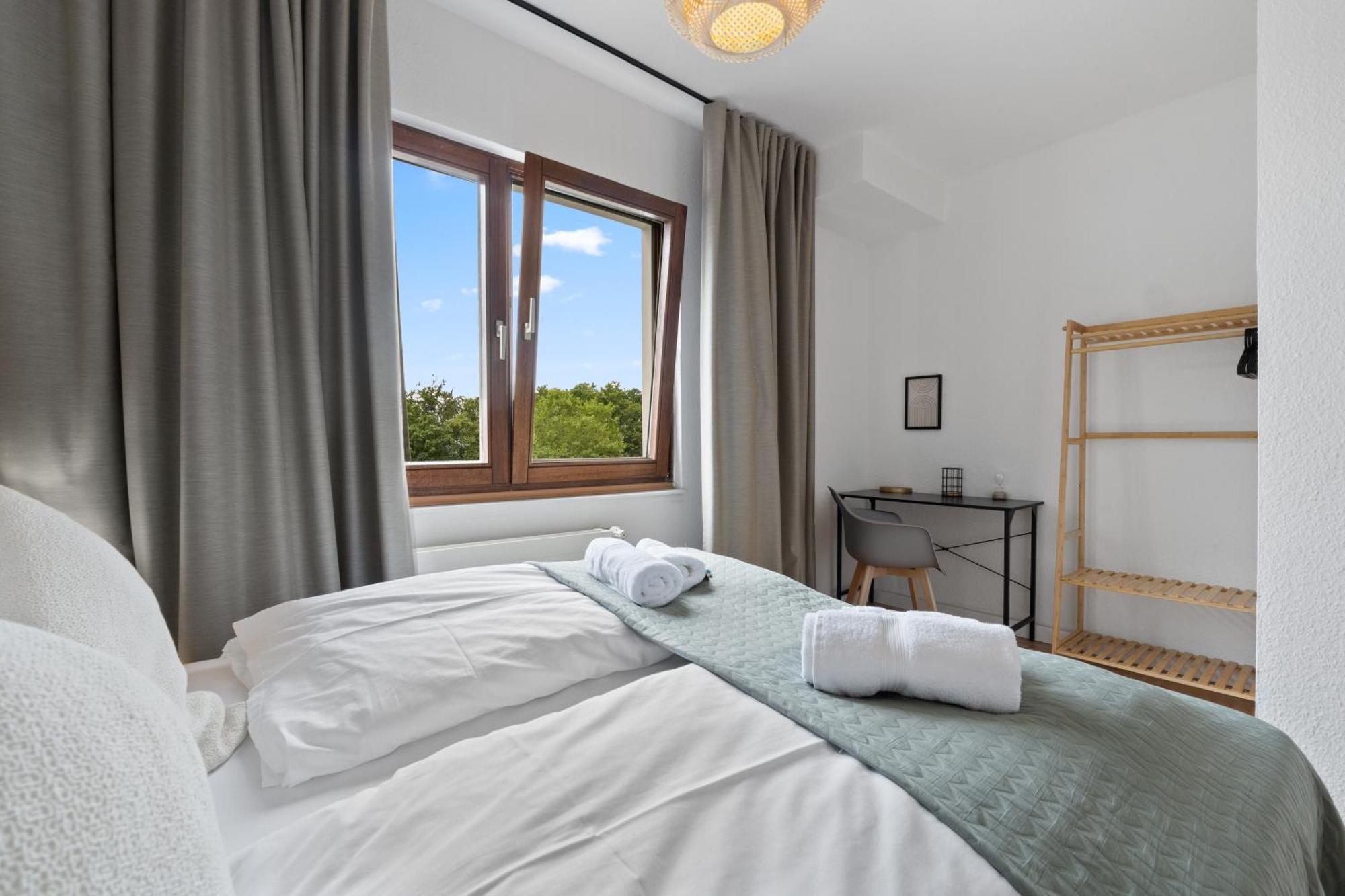 *top* Grosse, Moderne & Zentrale 3 Schlafzimmer - Naehe Zu Koeln: Dom, Messe, Flughafen, Lanxess-arena Apartment Bergisch Gladbach