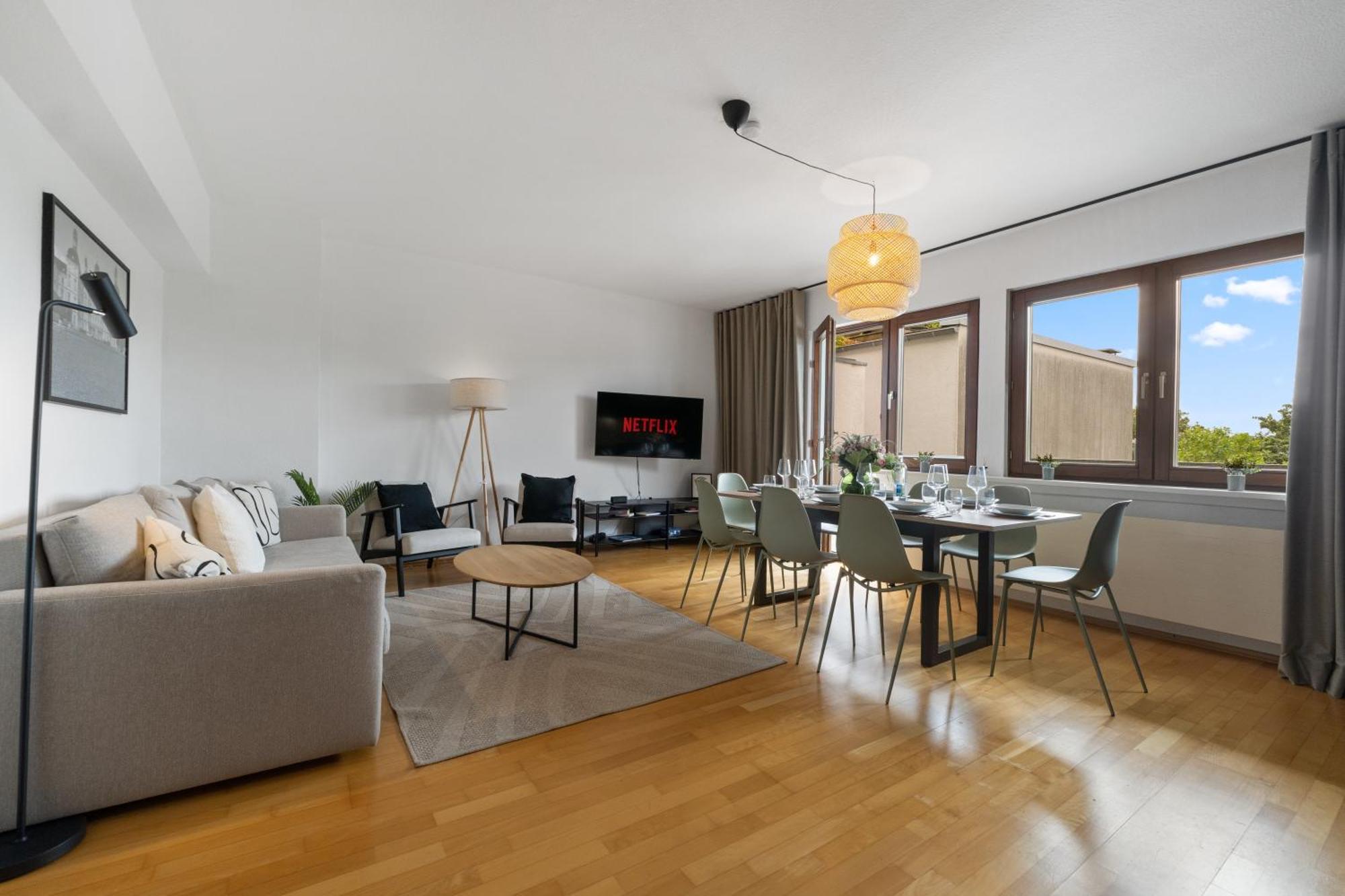 *top* Grosse, Moderne & Zentrale 3 Schlafzimmer - Naehe Zu Koeln: Dom, Messe, Flughafen, Lanxess-arena *