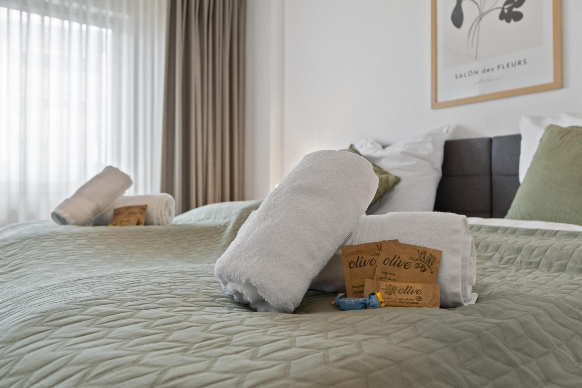 Apartment *top* Grosse, Moderne & Zentrale 3 Schlafzimmer - Naehe Zu Koeln: Dom, Messe, Flughafen, Lanxess-arena *