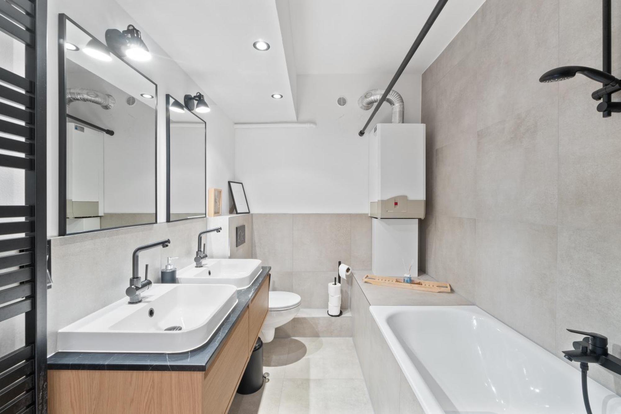 *top* Grosse, Moderne & Zentrale 3 Schlafzimmer - Naehe Zu Koeln: Dom, Messe, Flughafen, Lanxess-arena Apartment Bergisch Gladbach