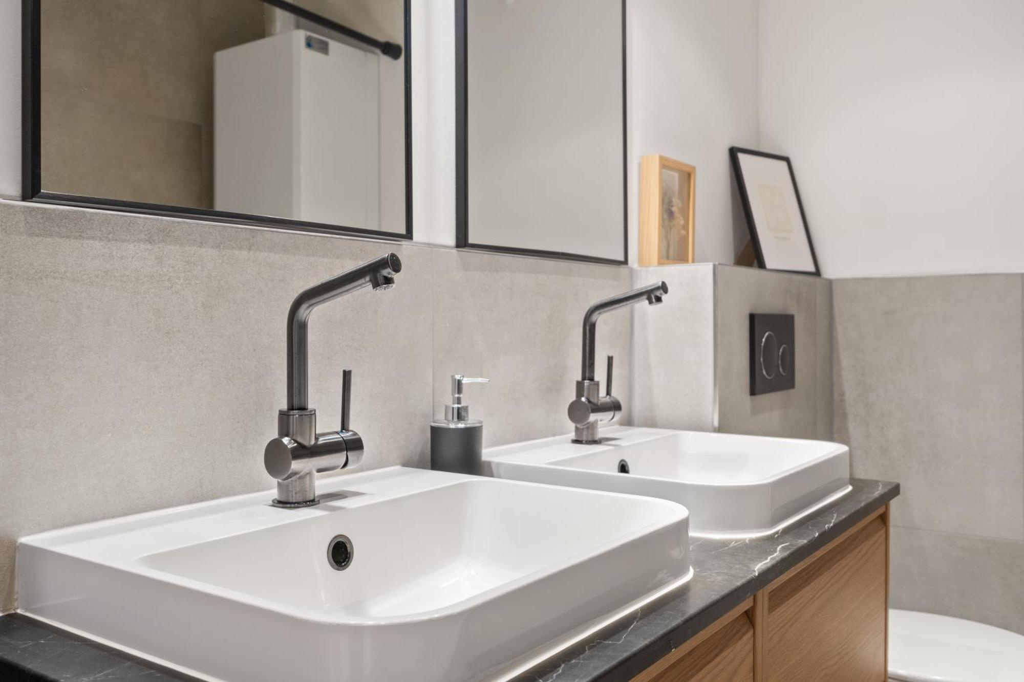 *top* Grosse, Moderne & Zentrale 3 Schlafzimmer - Naehe Zu Koeln: Dom, Messe, Flughafen, Lanxess-arena * Bergisch Gladbach