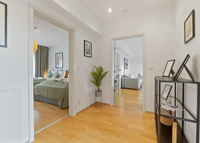 *Top* Grosse, Moderne & Zentrale Wohnung 3 Schlafzimmer - Naehe Zu Koeln: Dom, Messe, Flughafen, Lanxess-Arena