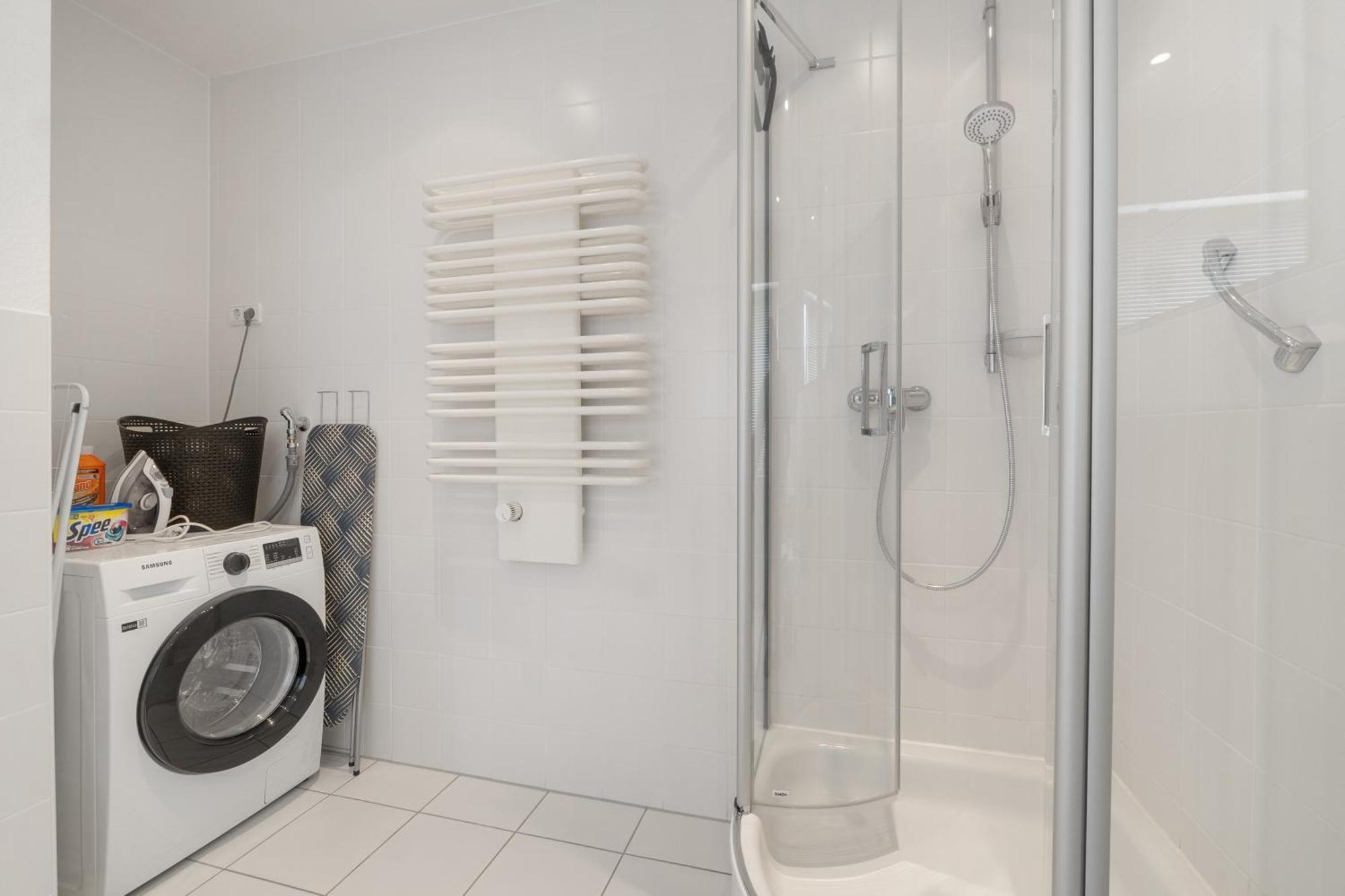 Apartment *top* Grosse, Moderne & Zentrale 3 Schlafzimmer - Naehe Zu Koeln: Dom, Messe, Flughafen, Lanxess-arena *