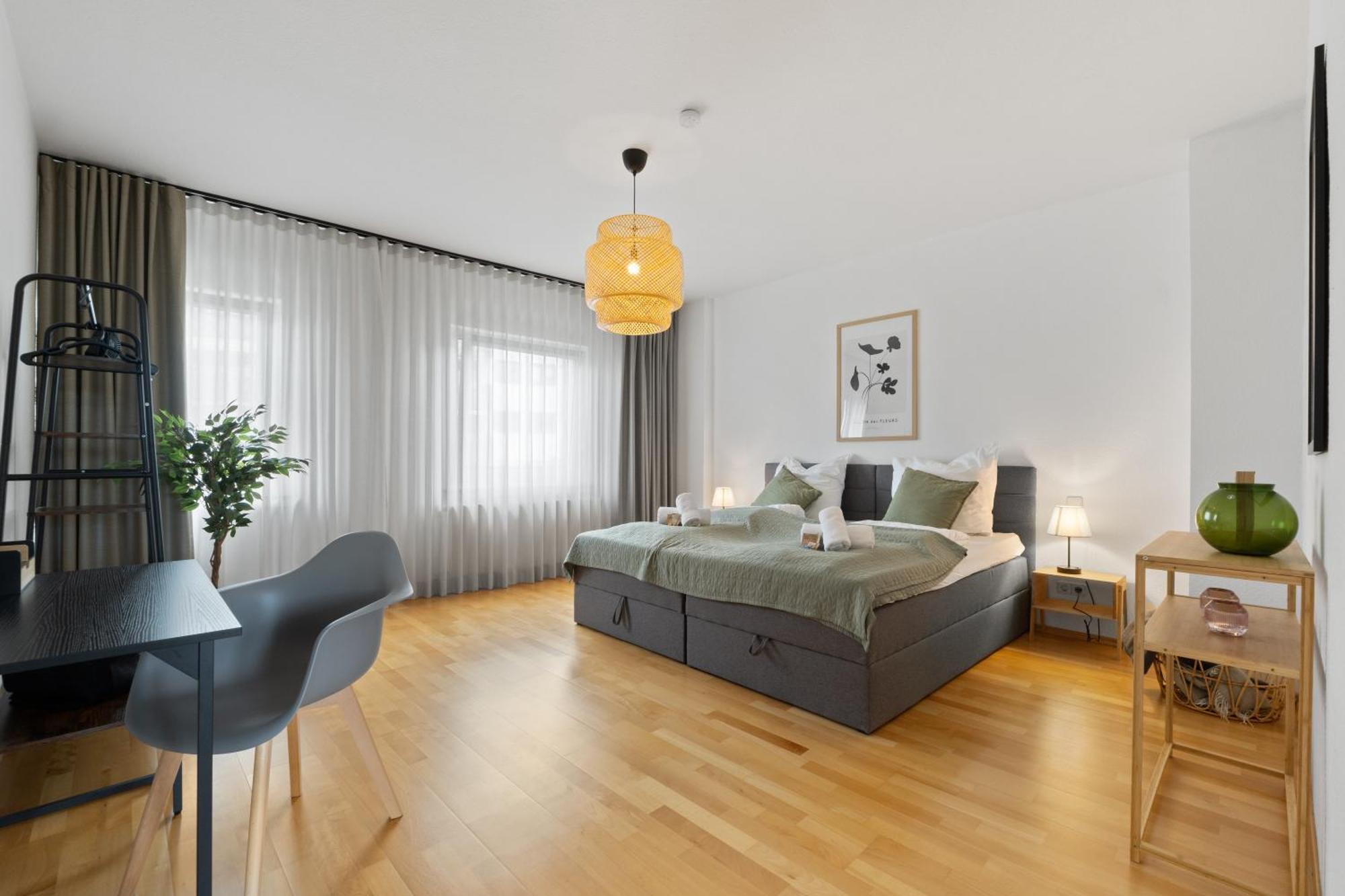 *top* Grosse, Moderne & Zentrale 3 Schlafzimmer - Naehe Zu Koeln: Dom, Messe, Flughafen, Lanxess-arena